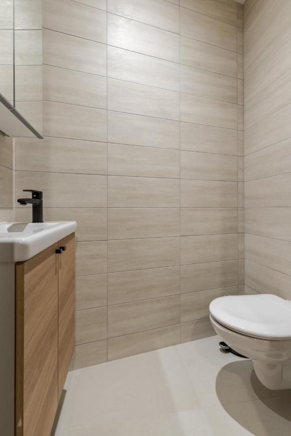 Hsh Parmentier-couronnes I Design 6p-2br Apartment Paris